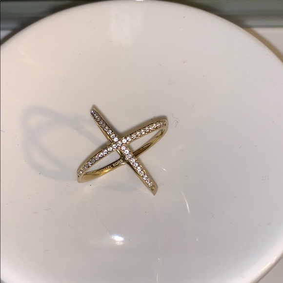 Michael Kors Cross Ring - Picture 2 of 4
